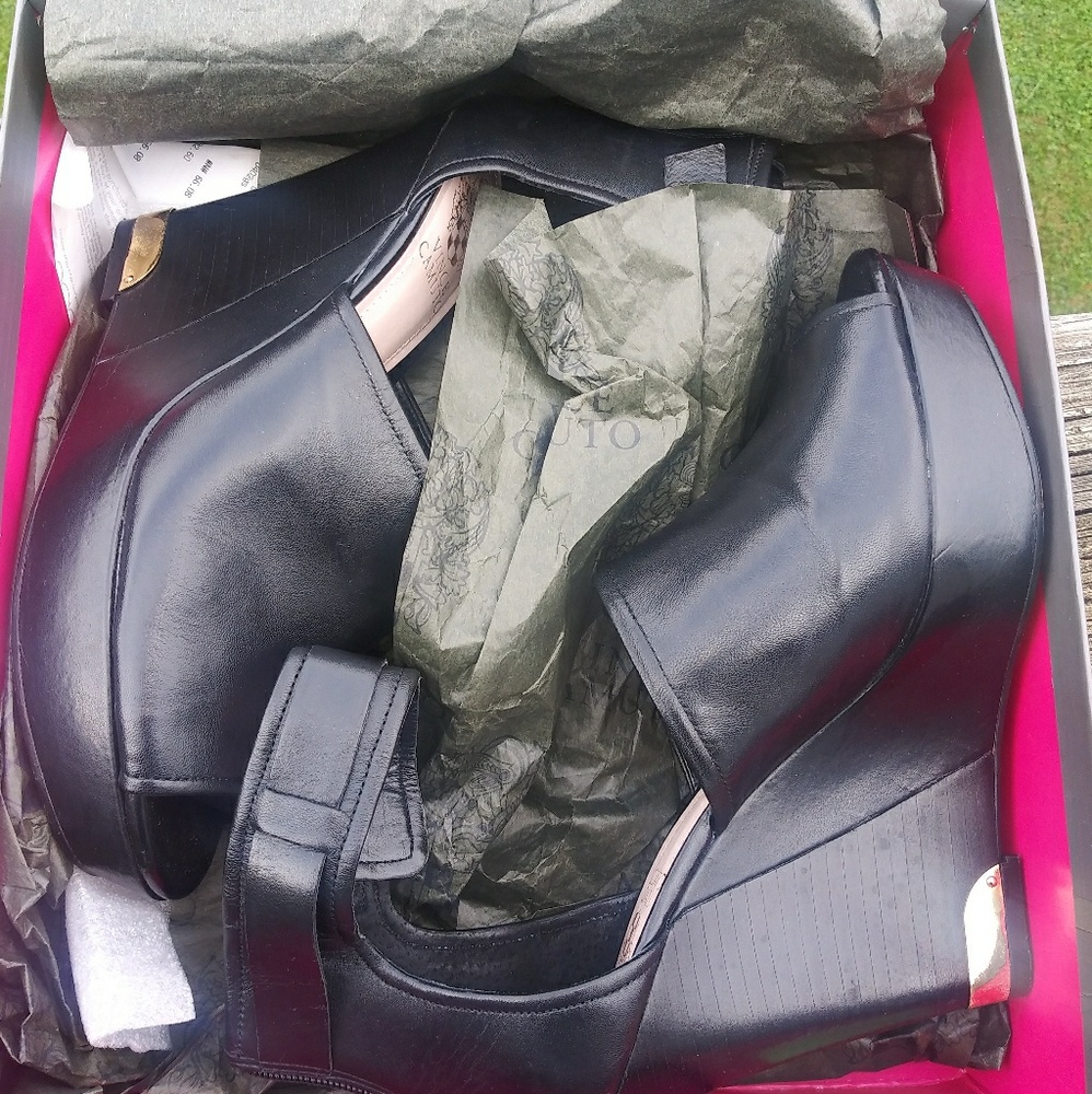 VINCE CAMUTO HEELS👠